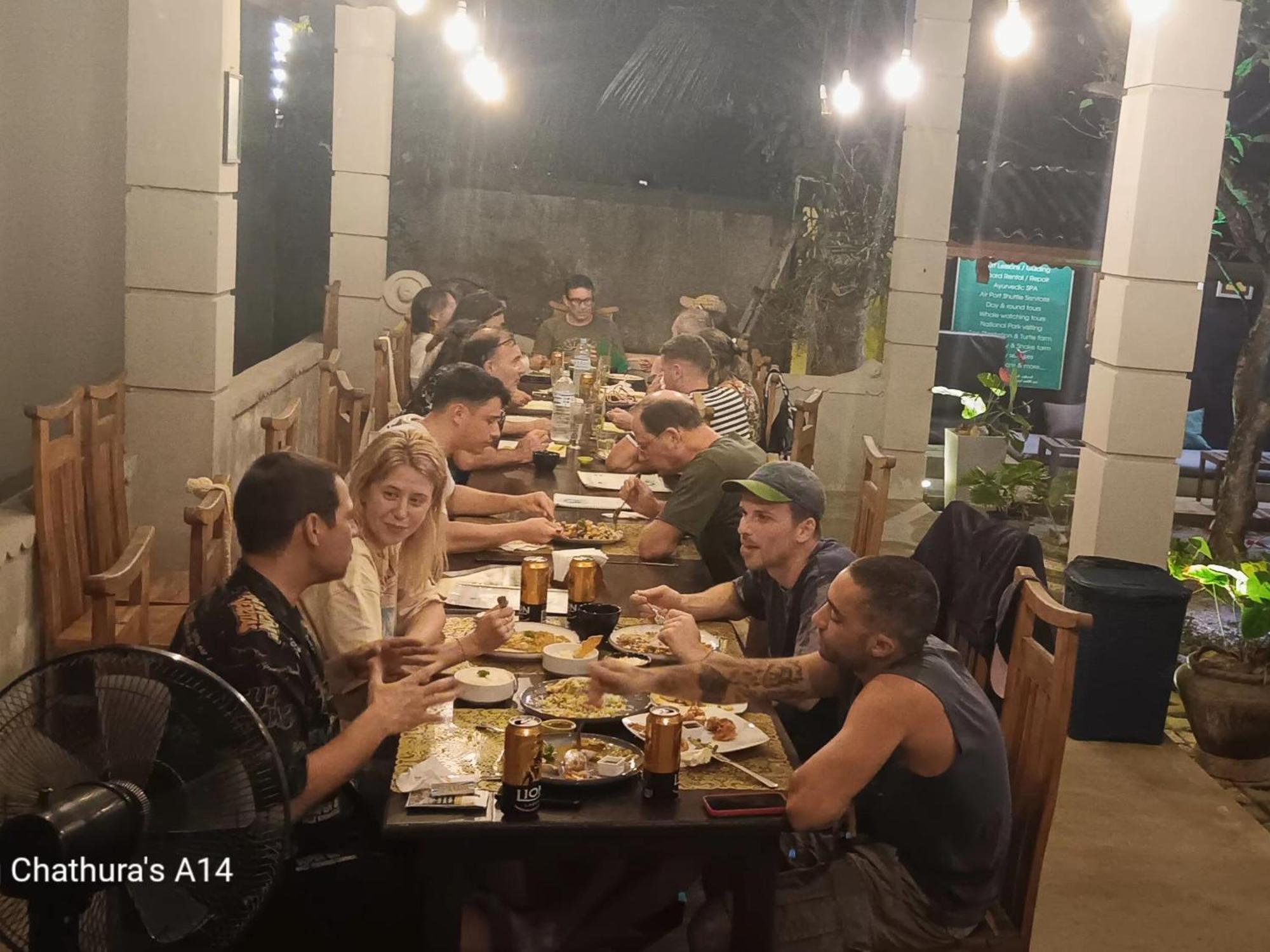 Plantation Surf Inn & Restaurant - Мидигама-Ист Экстерьер фото